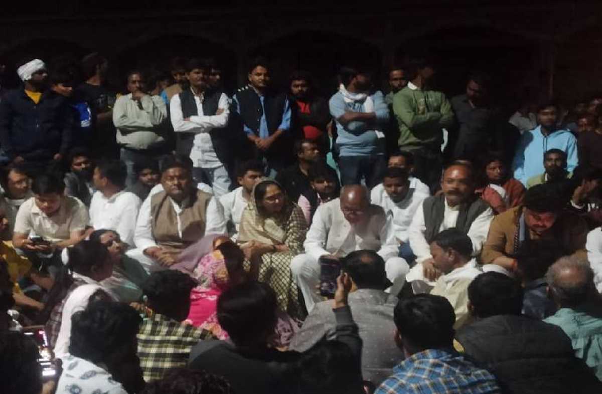 चुनाव जीतने हिंसा-गालियों का सहारा